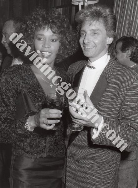 Whitney Houston and Barry Manilow 1988, NY.jpg
